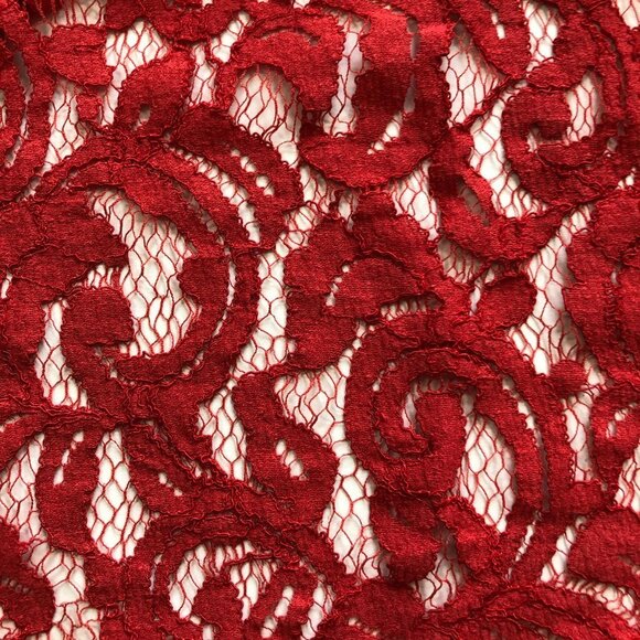 A PEA IN THE POD Maternity Red Lace Top L EUC - Picture 8 of 8